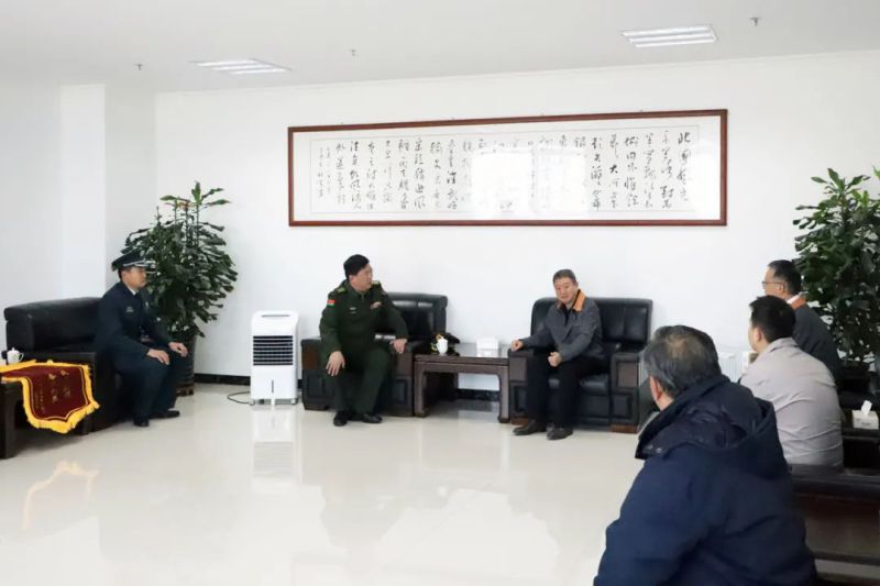 城北区人民武装部向导来集团赠予锦旗