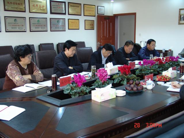 集团总公司召开2011年度党员向导干部民主生涯会