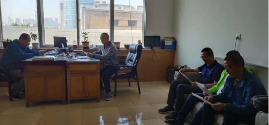 8040WWW威尼斯配送公司所属党支部召开“不忘初心、切记使命”主题教育专题钻研会