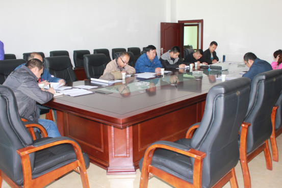 学习宣传贯彻聚会精神    推进“两学一做”学习教育