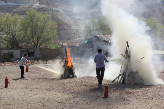 省三建公司“清静生产月”举行消防应急专项演练