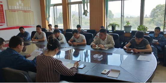 学习宣传贯彻团的十八大精神热潮向下层一线延伸