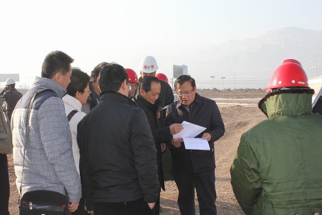 青海省商务厅李志刚副厅长一行六人莅临临空曹家堡工地检查指导事情