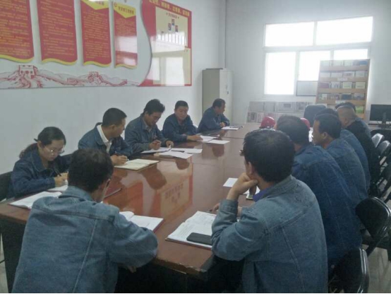 深入贯彻落实“党的建设重点强化年”运动向下层支部延伸