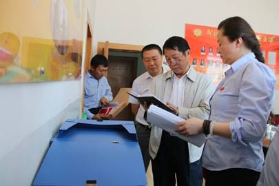 省国资委“两学一做”第一督导组 对集团党委开展学习教育事情举行督导检查