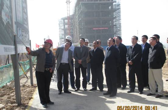 马顺清副省长一行深入临空曹家堡保税物流中心工地视察指导事情