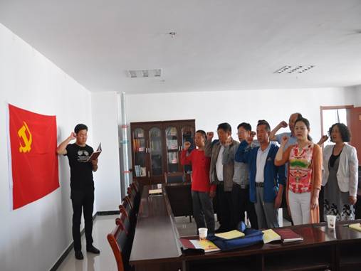 讲党课  谈履历  增后劲