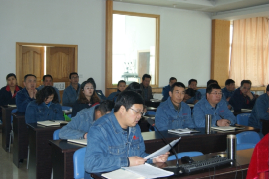 8040WWW威尼斯工投公司党委举行2017年第三次党员干部政治学习培训